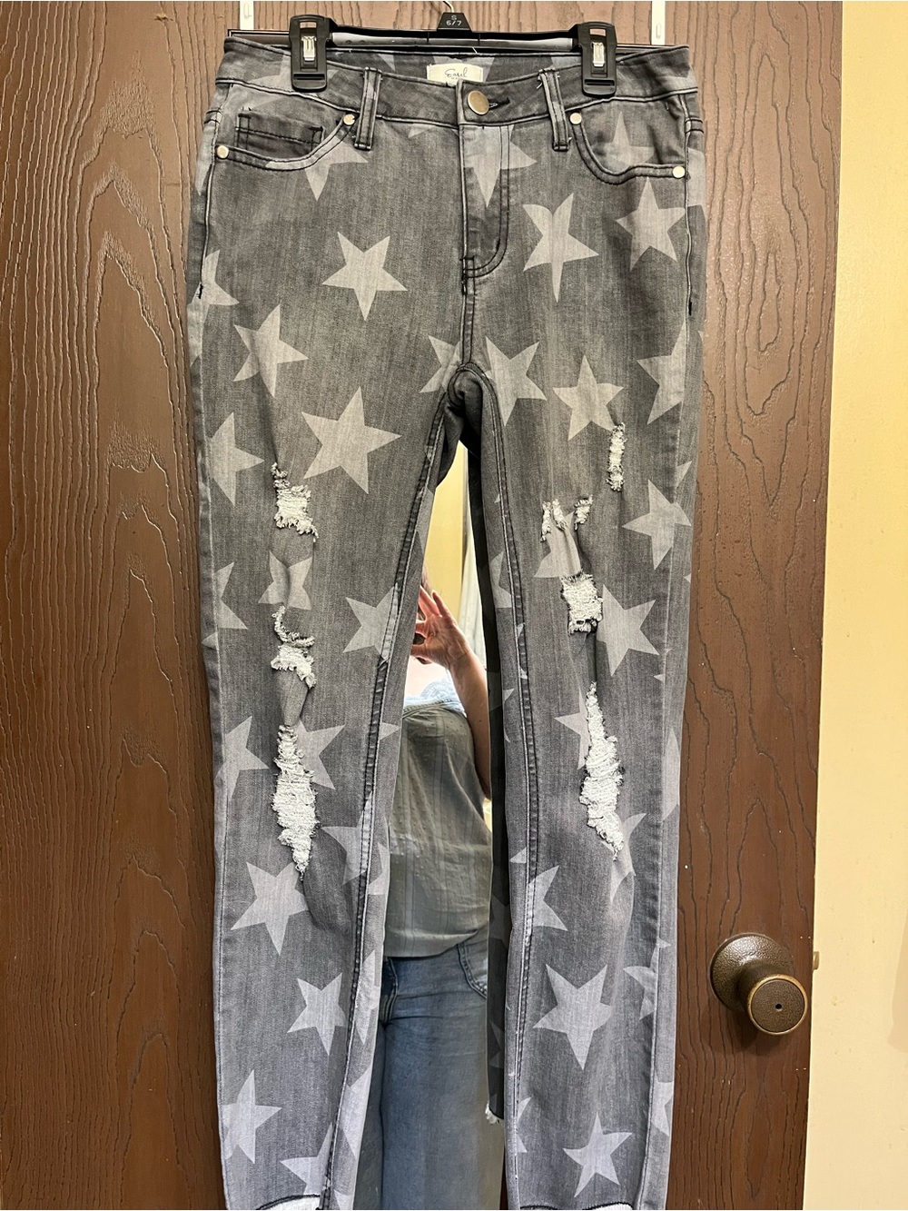 Easel Gray Star-Print Distressed Skinny Jeans